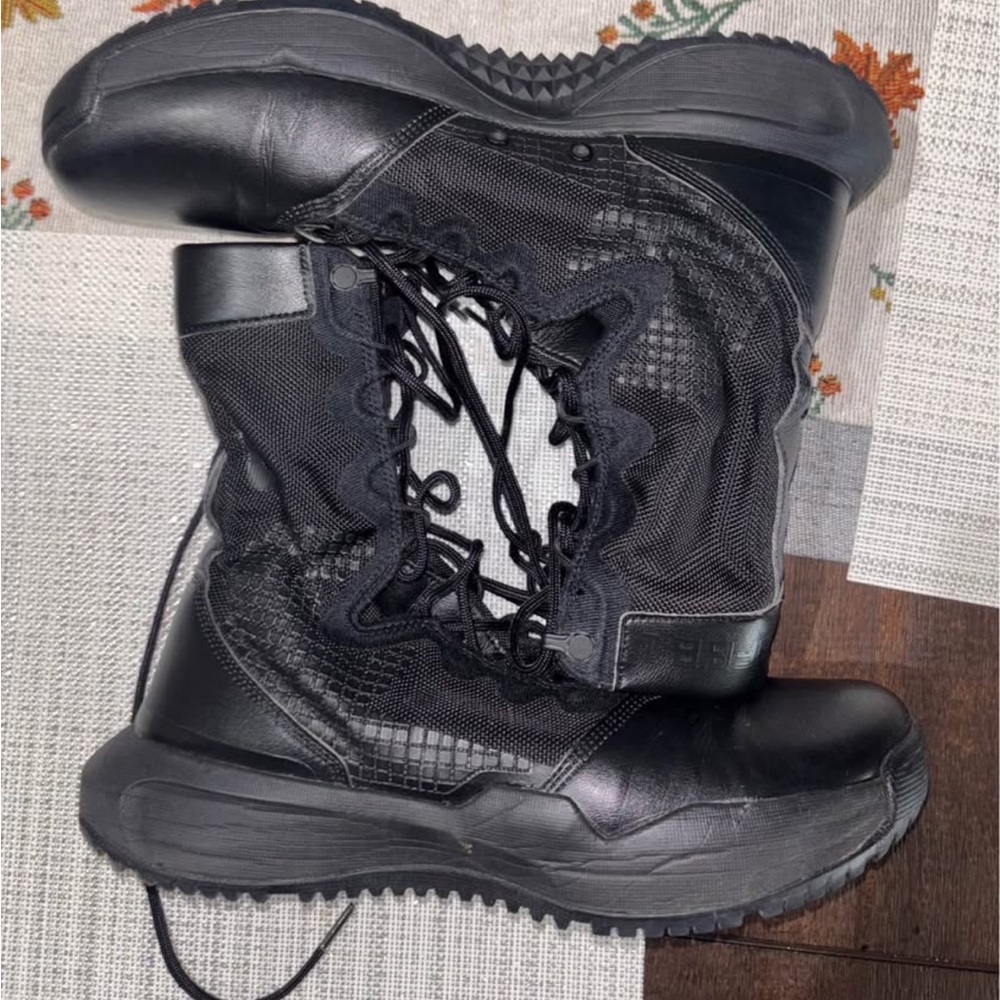 Nike SFB 2  Tactical Boots size 10.5